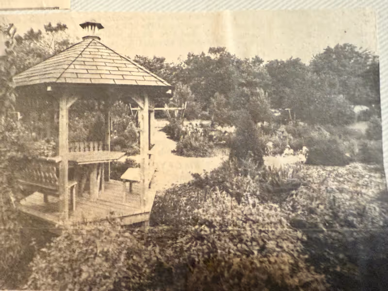 1990s House and Garden Walk